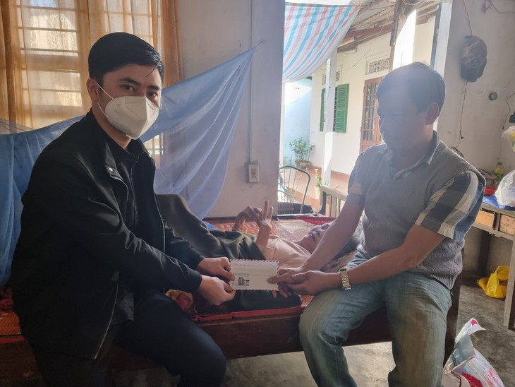 Tấm lòng bạn đọc đến với hoàn cảnh khó khăn ở Thừa Thiên Huế - Ảnh 1.