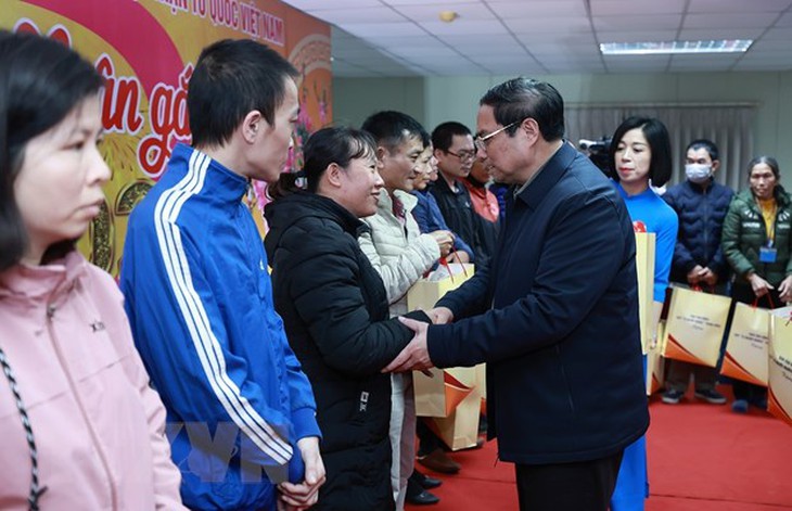 Thủ tướng dự Chương trình "Tết Sum vầy-Xuân gắn kết" tại Nam Định - Ảnh 1. Thủ tướng dự Chương trình "Tết Sum vầy-Xuân gắn kết" tại Nam Định - Ảnh 1.