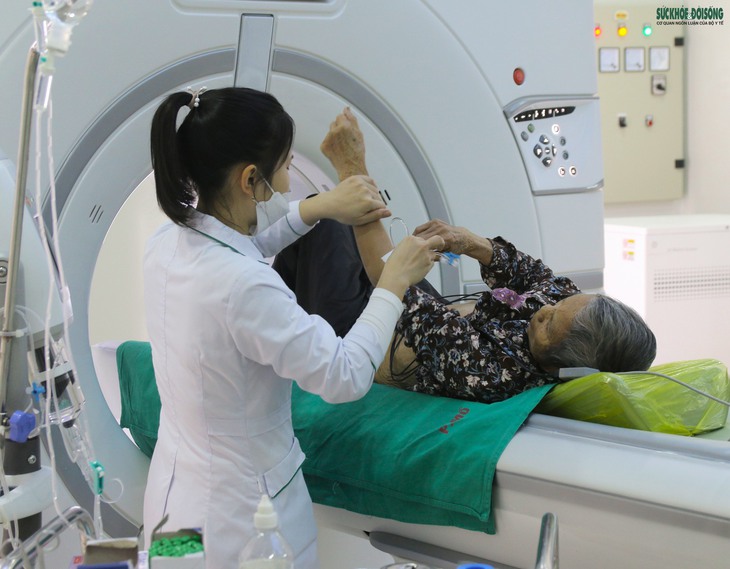 Bác sĩ lý giải: Có nên lo sợ tia X khi chụp CT- Ảnh 1.