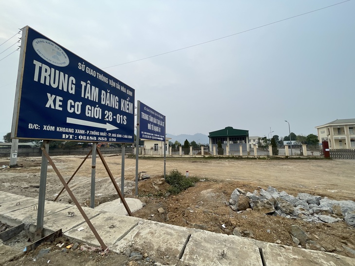 Giám đốc cùng 9 bị can tại trung tâm đăng kiểm duy nhất ở Hòa Bình bị khởi tố - Ảnh 3.