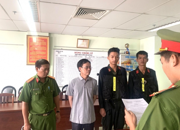 Khởi tố nguyên Cục trưởng Cục Đăng kiểm Việt Nam tội ‘nhận hối lộ’ - Ảnh 1.