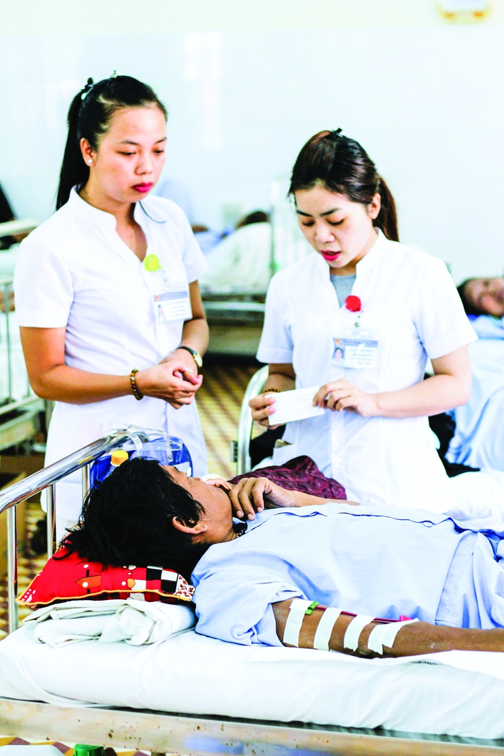 Ấm áp những đêm nhạc vì bệnh nhân nghèo - Ảnh 2.