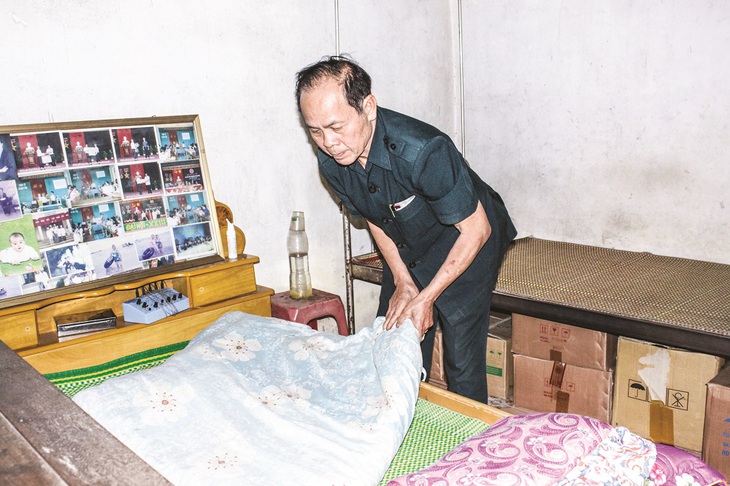 Gần nửa thế kỷ "tuyên chiến" với hủ tục chữa bệnh bằng  tàn hương, nước thánh - Ảnh 2.
