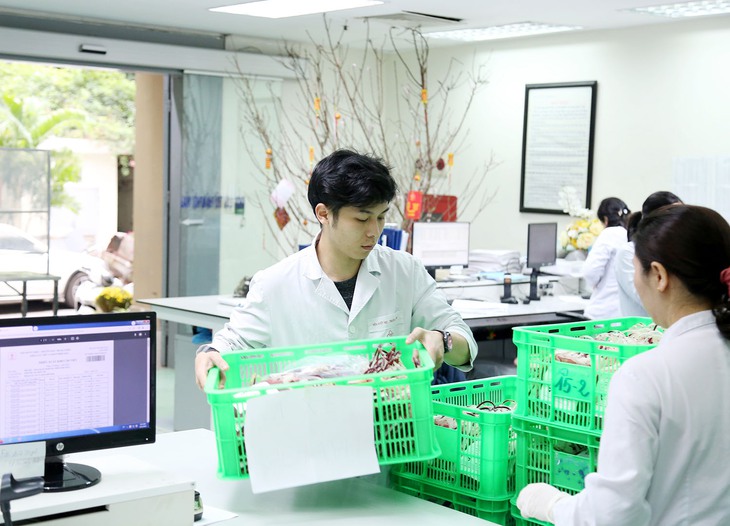 Đón người hiến máu xuyên Tết, đảm bảo nguồn máu cho cấp cứu, điều trị - Ảnh 1. Đón người hiến máu xuyên Tết, đảm bảo nguồn máu cho cấp cứu, điều trị - Ảnh 1.