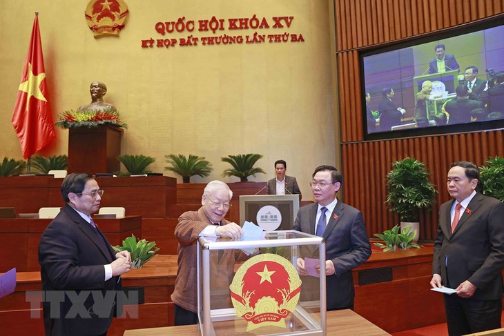 Quốc hội họp bất thường để xem xét nội dung về công tác nhân sự - Ảnh 6. Quốc hội họp bất thường để xem xét nội dung về công tác nhân sự - Ảnh 6.