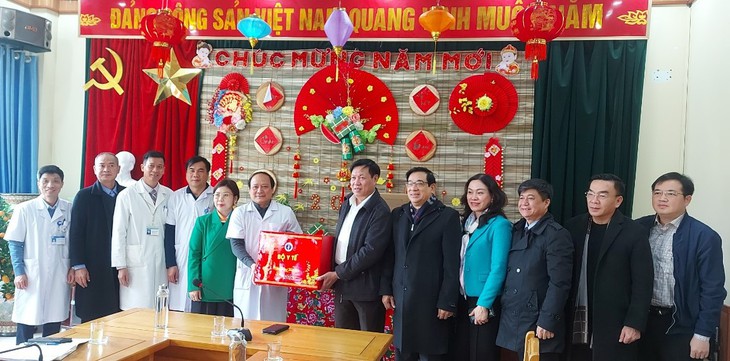 Thứ trưởng Bộ Y tế: Trực tết nghiêm túc, báo cáo đầy đủ theo đúng quy định - Ảnh 1.
