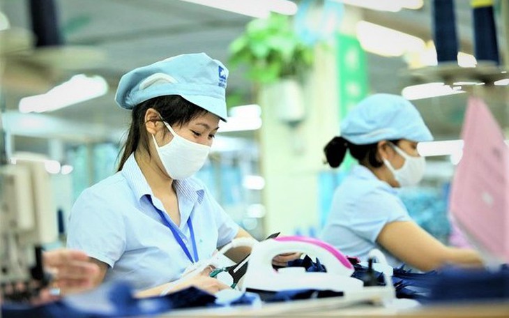 Để nhận được tiền hỗ trợ mất việc, giảm giờ làm người lao động cần làm gì?