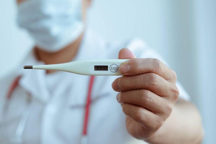 Phát hiện mới về mối liên hệ giữa sốt và vaccine COVID-19 - Ảnh 1. Phát hiện mới về mối liên hệ giữa sốt và vaccine COVID-19 - Ảnh 1.