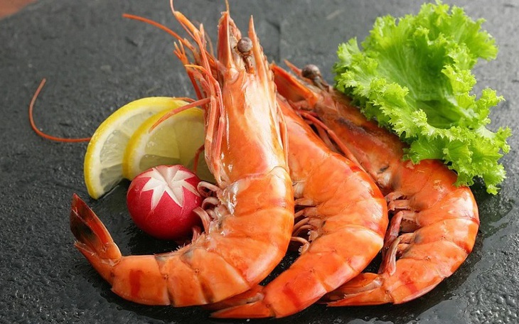 Người bệnh gout có được ăn tôm?