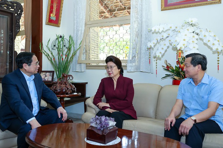 Thủ tướng Phạm Minh Chính dâng hương tưởng nhớ các đồng chí cố Thủ tướng Chính phủ - Ảnh 4. Thủ tướng Phạm Minh Chính dâng hương tưởng nhớ các đồng chí cố Thủ tướng Chính phủ - Ảnh 4.