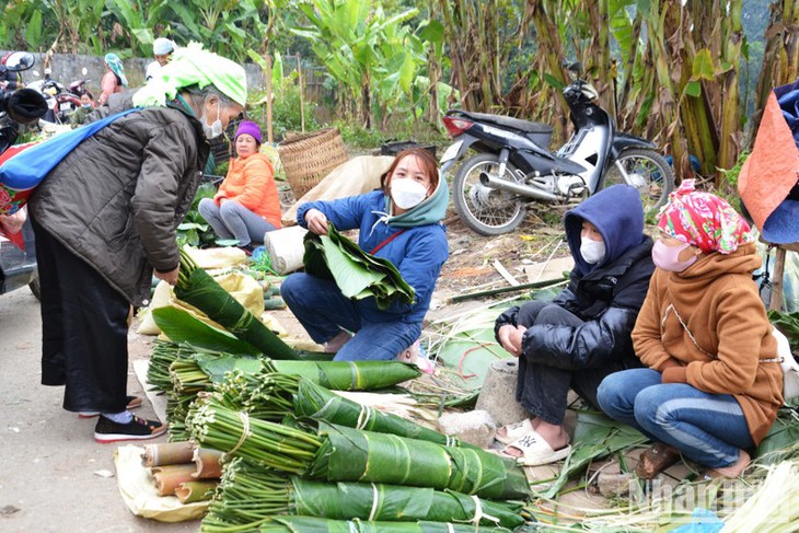 Rộn rã chợ phiên vùng cao ngày Tết - Ảnh 3.