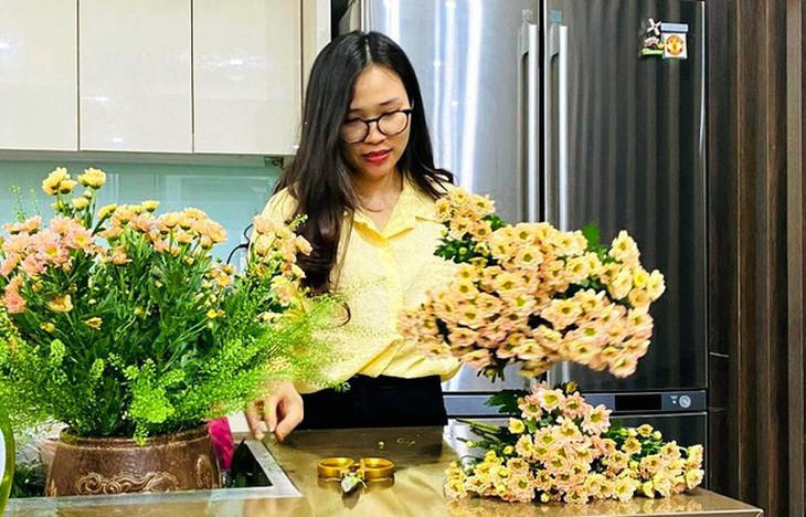 Tấp nập chợ hoa Quảng Bá rạng sáng ngày 30 Tết - Ảnh 26.