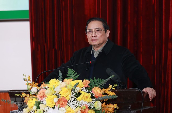 Thủ tướng thăm, chúc Tết các y bác sĩ, nhân viên y tế và bệnh nhân - Ảnh 4. Thủ tướng thăm, chúc Tết các y bác sĩ, nhân viên y tế và bệnh nhân - Ảnh 4.