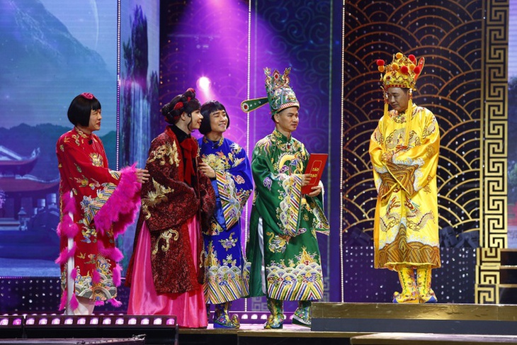 Những câu nói ấn tượng gây hiện tượng mạng trong Táo quân 2023 - Ảnh 2. Những câu nói ấn tượng gây hiện tượng mạng trong Táo quân 2023 - Ảnh 2.
