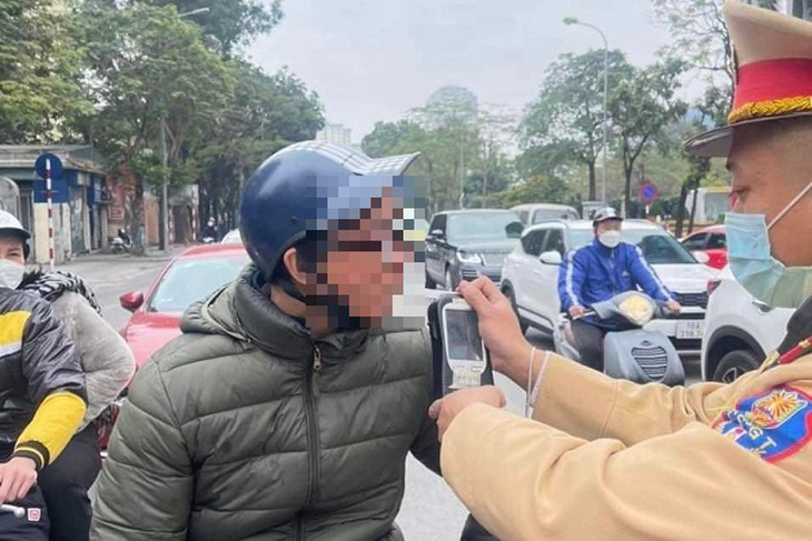 Hà Nội, 200 “ma men” bị xử phạt trong 4 ngày Tết - Ảnh 2.