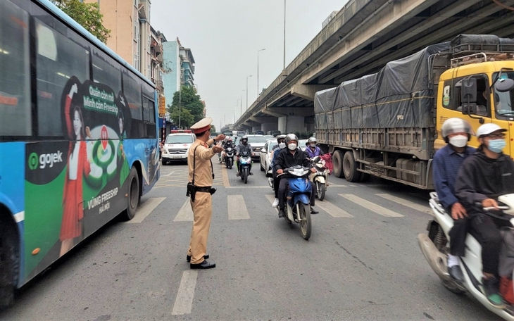 Đảm bảo an toàn giao thông cho người dân trở lại làm việc, học tập sau Tết