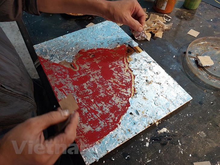 Họa tiết dân gian và kỹ thuật hiện đại hòa trong bộ tranh mèo chơi Tết - Ảnh 9.