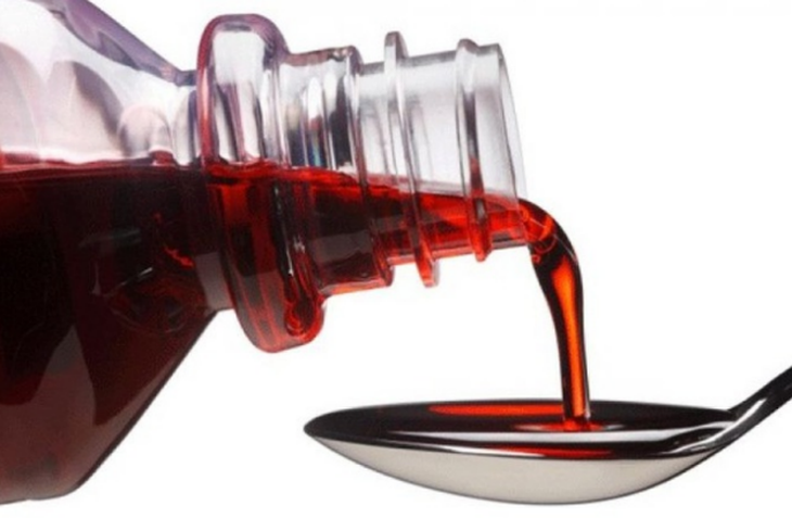 WHO kêu gọi bảo vệ trẻ em trước thuốc ho bị nhiễm độc - Ảnh 1.