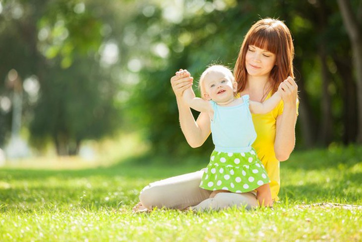 Khi nào không nên cho trẻ tắm nắng? - Ảnh 3.