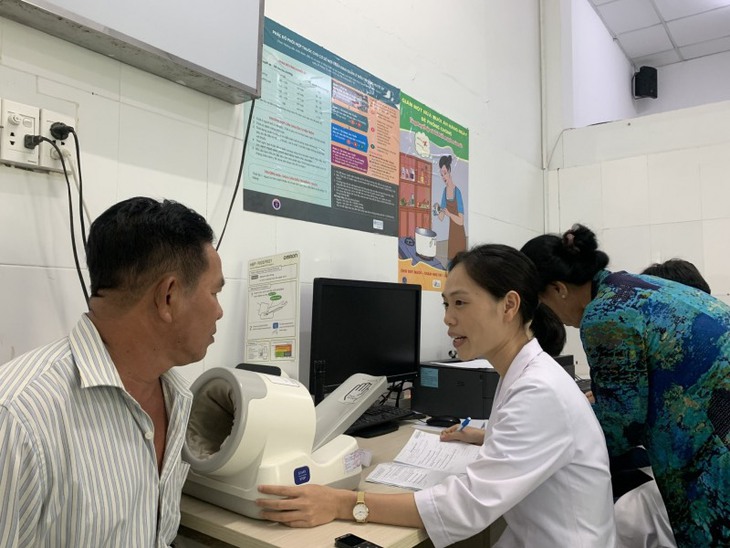 Niềm vui đón "bác sĩ thành phố" ở trạm y tế xã đảo duy nhất TP.HCM - Ảnh 3.
