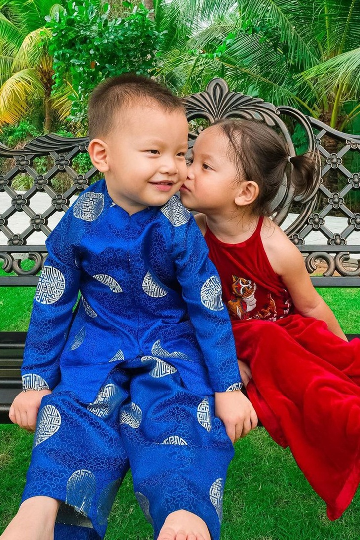 Nhà Hồ Ngọc Hà đi du xuân biệt phủ rộng gần 14.000 m2: Vẻ ngoài của cặp song sinh khiến khán giả bật cười - Ảnh 5. Nhà Hồ Ngọc Hà đi du xuân biệt phủ rộng gần 14.000 m2: Vẻ ngoài của cặp song sinh khiến khán giả bật cười - Ảnh 5.