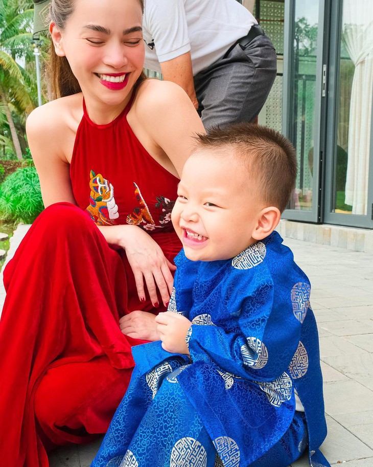 Nhà Hồ Ngọc Hà đi du xuân biệt phủ rộng gần 14.000 m2: Vẻ ngoài của cặp song sinh khiến khán giả bật cười - Ảnh 8. Nhà Hồ Ngọc Hà đi du xuân biệt phủ rộng gần 14.000 m2: Vẻ ngoài của cặp song sinh khiến khán giả bật cười - Ảnh 8.