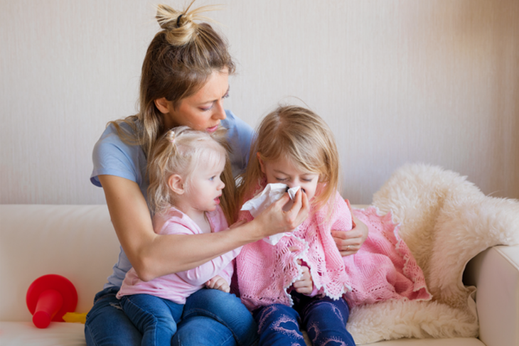 Trẻ bị cảm cúm, cảm lạnh tái đi tái lại: Đã có giải pháp gỡ rối cho mẹ! - Ảnh 1. Trẻ bị cảm cúm, cảm lạnh tái đi tái lại: Đã có giải pháp gỡ rối cho mẹ! - Ảnh 1.