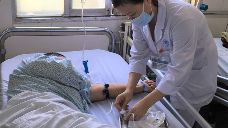 Vui khỏe ngày tết cho người "gan yếu" - Ảnh 1.