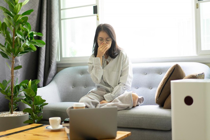 Đóng kín cửa khiến bụi mịn khó phát tán, gia tăng ô nhiễm không khí trong nhà - Ảnh 2. Đóng kín cửa khiến bụi mịn khó phát tán, gia tăng ô nhiễm không khí trong nhà - Ảnh 2.