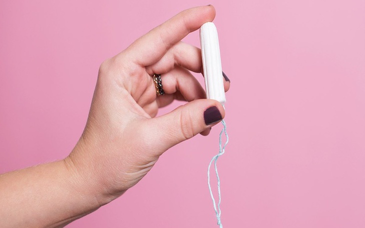 Có nên làm 'chuyện ấy' khi đang sử dụng tampon?