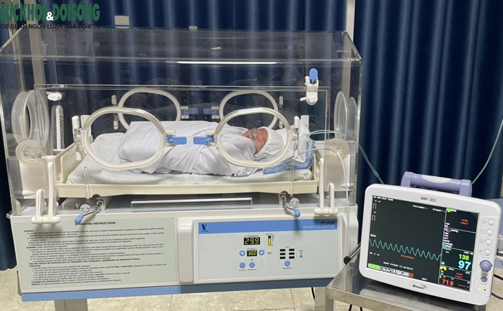 Vụ lật xe trên Đèo Cón, Phú Thọ: Mổ cấp cứu thành công thai phụ, 5 bệnh nhân nặng chuyển tuyến trên - Ảnh 1. Vụ lật xe trên Đèo Cón, Phú Thọ: Mổ cấp cứu thành công thai phụ, 5 bệnh nhân nặng chuyển tuyến trên - Ảnh 1.