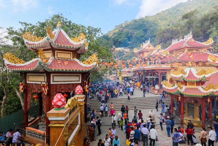 5 điểm đến không thể bỏ lỡ khi đi lễ chùa đầu năm ở miền Nam - Ảnh 2. 5 điểm đến không thể bỏ lỡ khi đi lễ chùa đầu năm ở miền Nam - Ảnh 2.