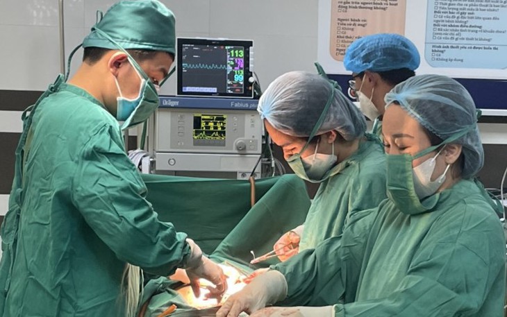 Vụ lật xe trên Đèo Cón, Phú Thọ: Mổ cấp cứu thành công thai phụ mang thai 36 tuần