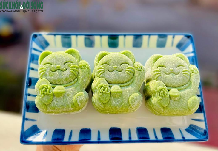 Ngày vía Thần Tài: Các loại bánh độc lạ 'thi nhau cháy hàng' - Ảnh 3.