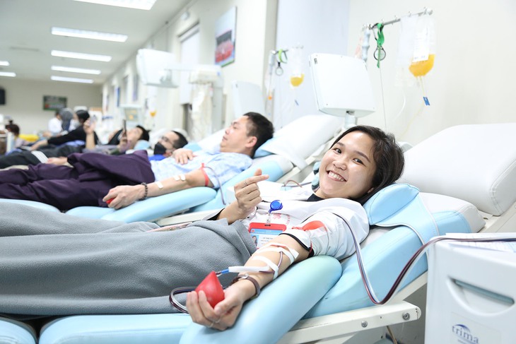 Lễ hội Xuân hồng 2023: Hiến máu đầu xuân nhân lên hạnh phúc - Ảnh 1.