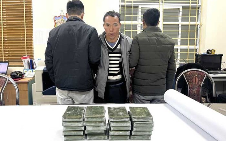 Phá đường dây ma túy xuyên quốc gia, thu giữ 20 bánh heroin