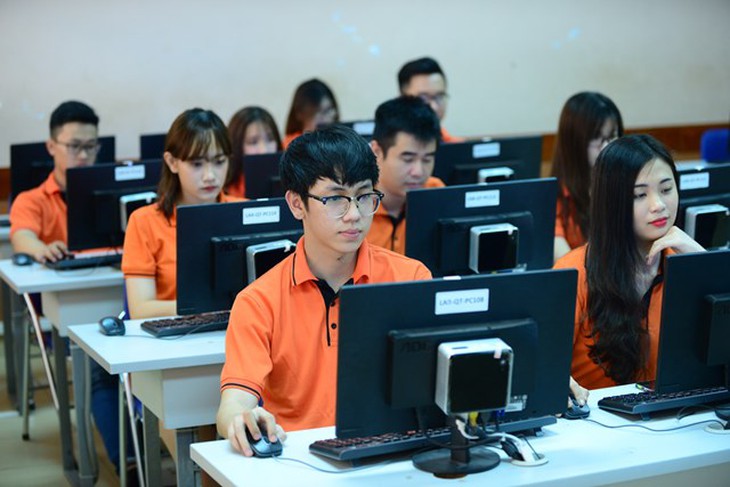 Những ngành nghề "hot" có mức thu nhập cao năm 2023 - Ảnh 2.