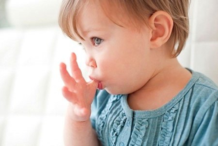 5 thói quen xấu ảnh hưởng tới hàm răng của trẻ - Ảnh 2.