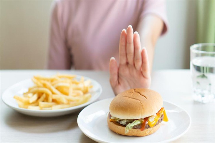 Người béo phì nhịn ăn để giảm cân có được không? - Ảnh 5.