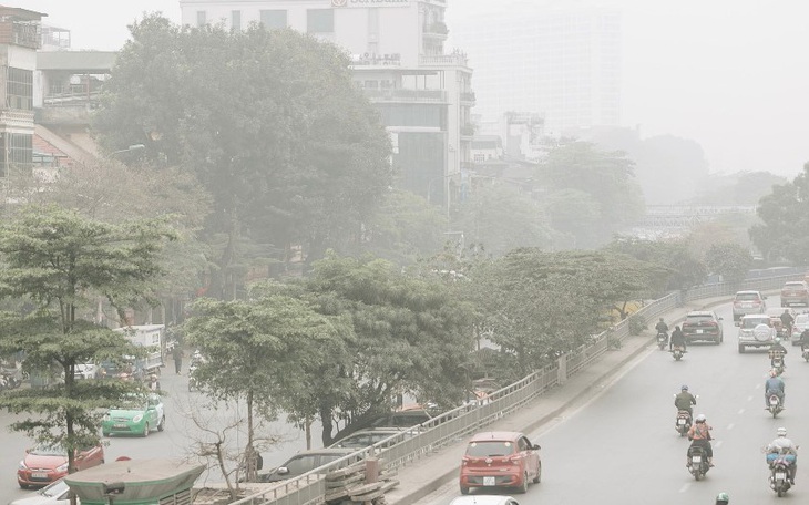 Hà Nội lại ô nhiễm không khí nghiêm trọng, người dân hạn chế ra đường
