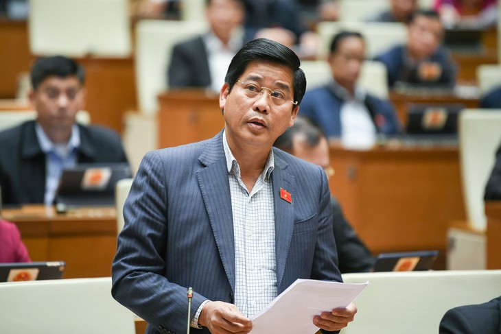 ĐBQH đề nghị cân nhắc kỹ quy định cấp giấy phép hành nghề trong dự án Luật Khám bệnh, chữa bệnh (sửa đổi) - Ảnh 1. ĐBQH đề nghị cân nhắc kỹ quy định cấp giấy phép hành nghề trong dự án Luật Khám bệnh, chữa bệnh (sửa đổi) - Ảnh 1.
