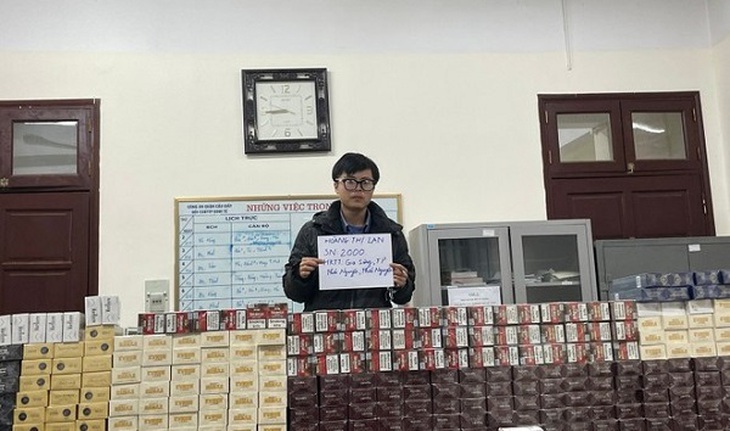 Đột kích “kho xì gà” nhập lậu thu giữ 2 vạn điếu - Ảnh 2.