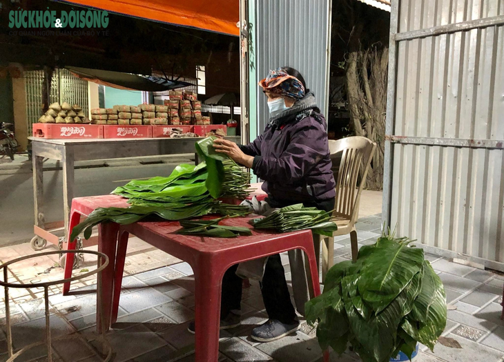 Bánh chưng Cầu Báng: Thức quà mang hương vị quê hương - Ảnh 1.