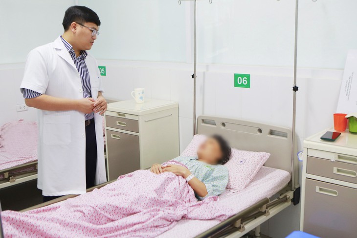 Trướng bụng, đầy hơi cũng có thể là dấu hiệu ban đầu của ung thư buồng trứng chị em đừng bỏ qua - Ảnh 1. Trướng bụng, đầy hơi cũng có thể là dấu hiệu ban đầu của ung thư buồng trứng chị em đừng bỏ qua - Ảnh 1.