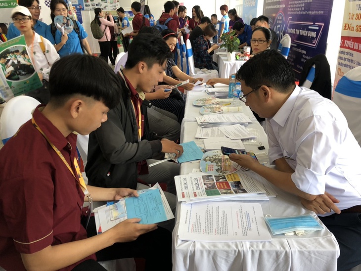 Sau khi điều chỉnh học phí, trường đại học nào trả lại tiền cho sinh viên? - Ảnh 2. Sau khi điều chỉnh học phí, trường đại học nào trả lại tiền cho sinh viên? - Ảnh 2.