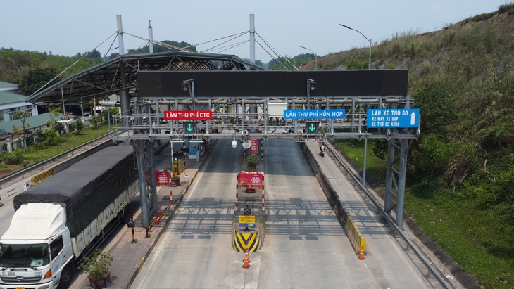 Có thể xả trạm thu phí để tránh ùn tắc dịp Tết  - Ảnh 2.