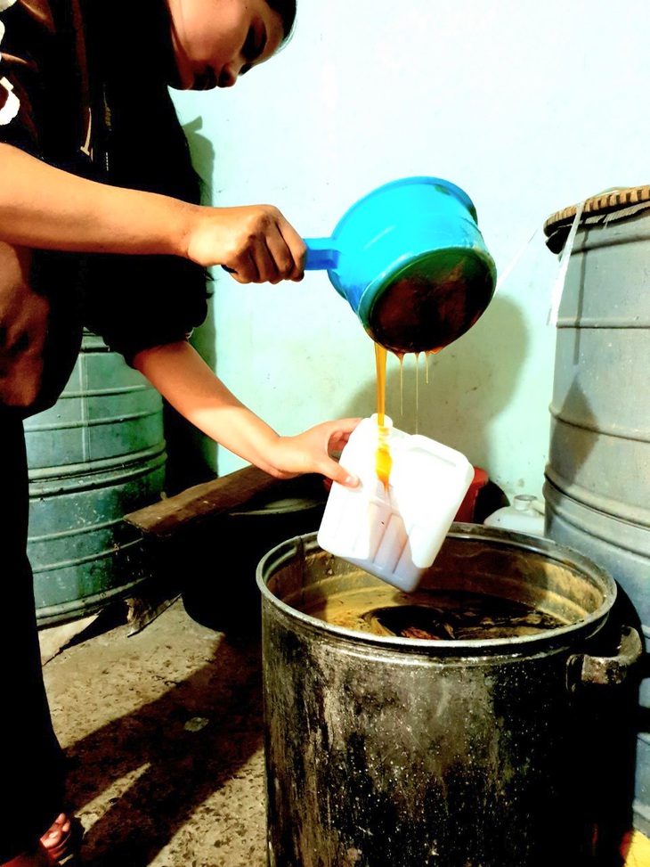 "Thủ phủ" mật mía Hà Tĩnh đỏ lửa ngày đêm vào vụ Tết - Ảnh 6.
