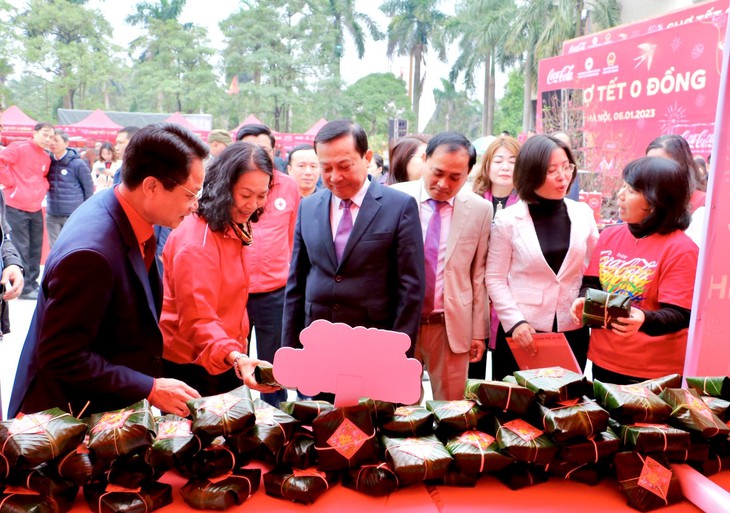 Trên 4,2 tỷ đồng cho Chương trình "Chợ Tết 0 đồng cho người có hoàn cảnh khó khăn" - Ảnh 2. Trên 4,2 tỷ đồng cho Chương trình "Chợ Tết 0 đồng cho người có hoàn cảnh khó khăn" - Ảnh 2.