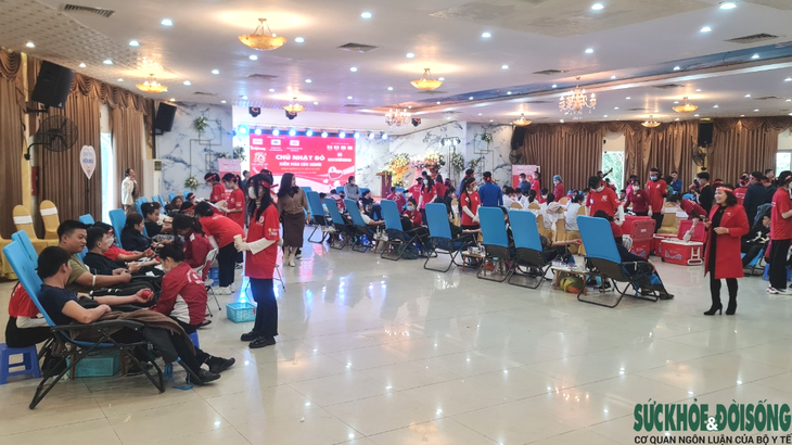 Hơn 1600 đơn vị máu thu được trong ngày hội "Chủ nhật đỏ" ở Nghệ An - Ảnh 1. Hơn 1600 đơn vị máu thu được trong ngày hội "Chủ nhật đỏ" ở Nghệ An - Ảnh 1.