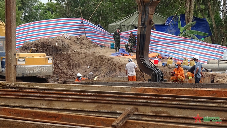 Thông tin mới nhất về tiến độ cứu hộ, giải cứu bé trai Hạo Nam ở Đồng Tháp - Ảnh 1. Thông tin mới nhất về tiến độ cứu hộ, giải cứu bé trai Hạo Nam ở Đồng Tháp - Ảnh 1.
